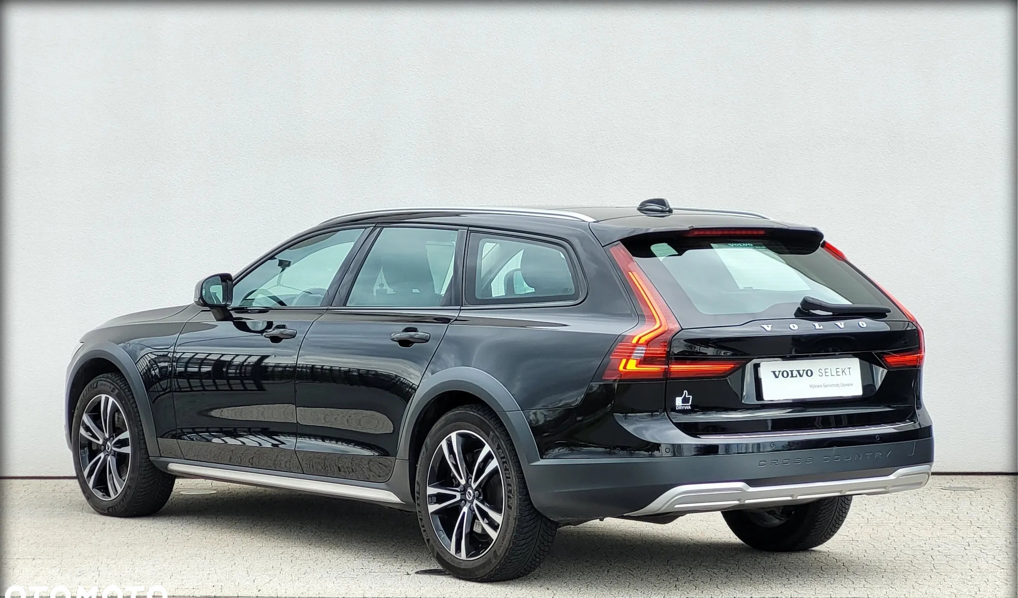 Volvo V90 Cross Country cena 215500 przebieg: 81200, rok produkcji 2021 z Koluszki małe 631